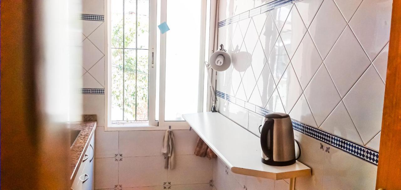 Sweet Room In Malaga Center "Homestay" - Habitacion Alojamiento En Apartamento المظهر الخارجي الصورة